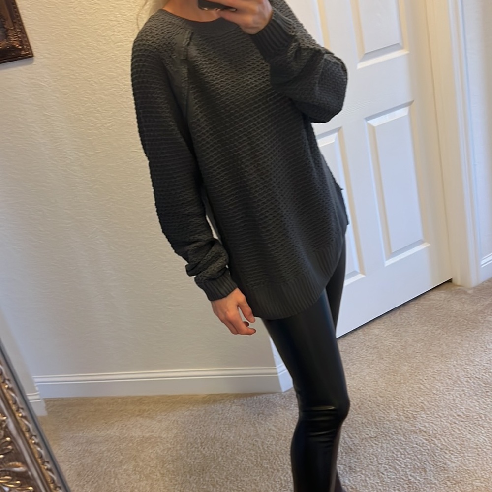 Gap gray sweater size S